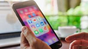 Read more about the article 5 Social Media Experts You Should Follow Online