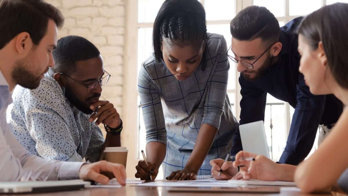 Read more about the article Maintaining Team Morale During a Company Crisis